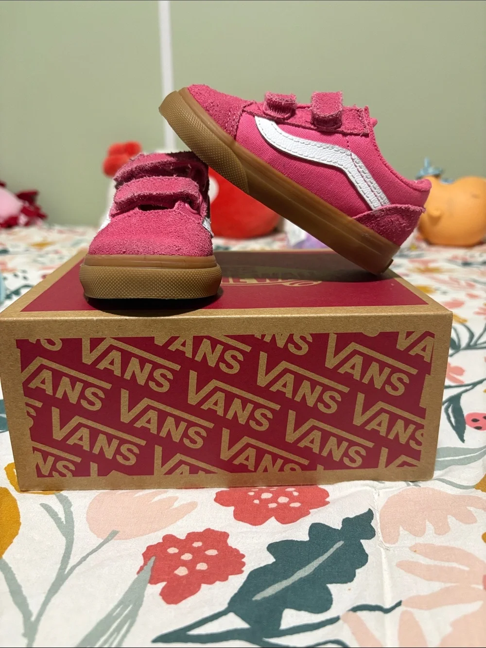 Vans Kids Old Skool V Sneakers - Magenta Suede with Brown Gum Sole